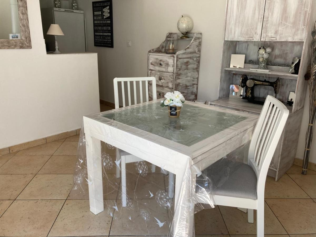 Gite Encore Un Soir Hyères Exterior foto